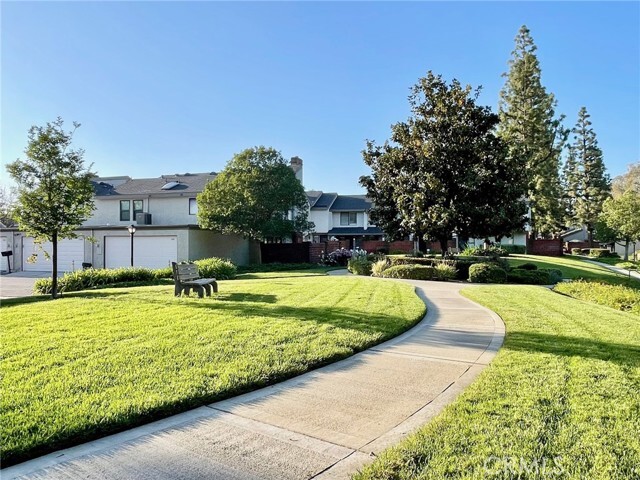 Building Photo - 1629 Sherwood Village Cir