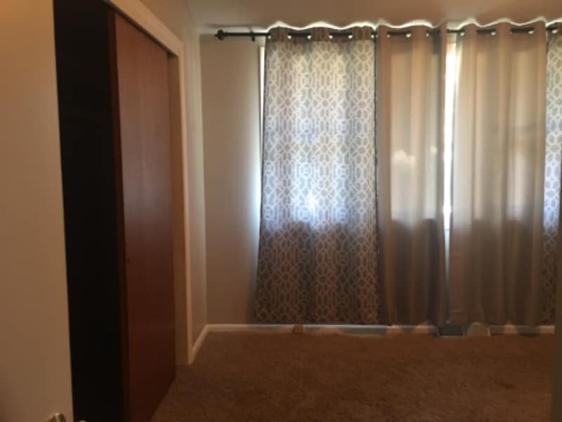 Building Photo - 703 Carriage Ct