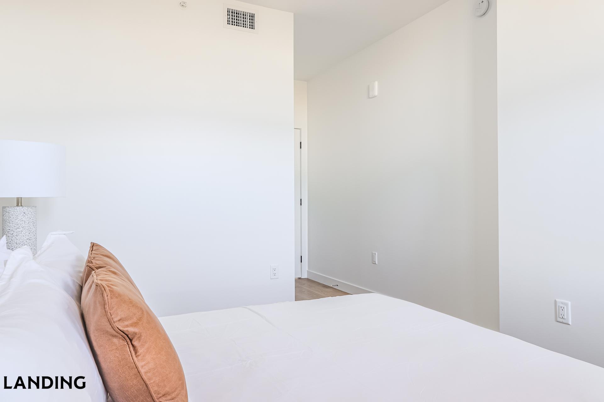 Building Photo - 632 Howard Rd SE