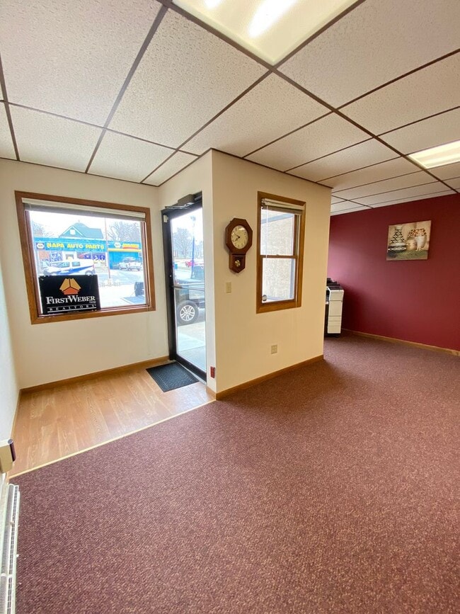 Building Photo - 118/120 E Huron