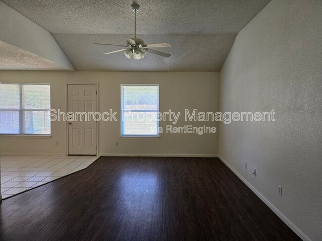 Building Photo - 708 Old Lorena Rd