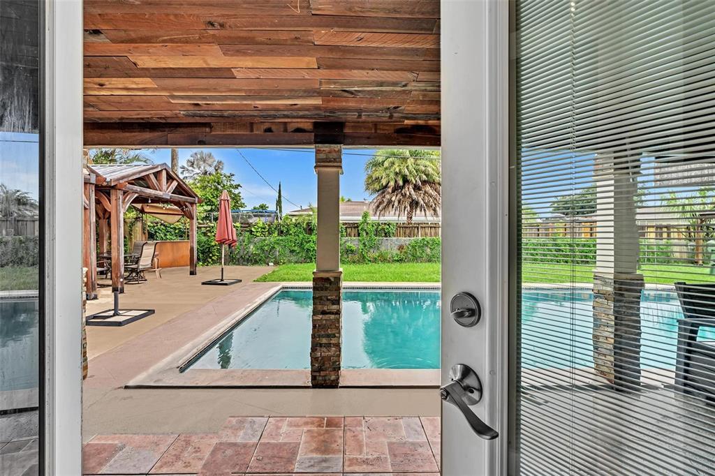 Building Photo - 6960 SW 15th St