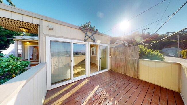 Building Photo - Exceptional Brisbane Home Offering Space, Style & Sunsets