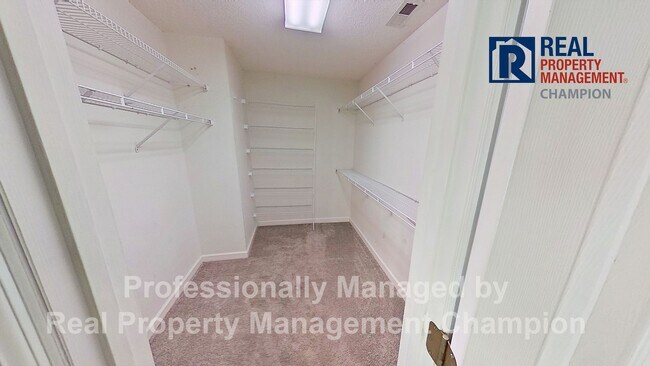 Building Photo - 315 Peppertree Ct