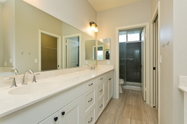 Building Photo - 4Bd-3Ba home on 16th fairway of the Coral ...