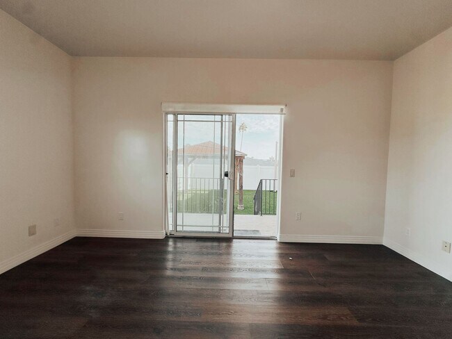 Building Photo - Multi-Generational 5-Bedroom, 4 Bath Home ...