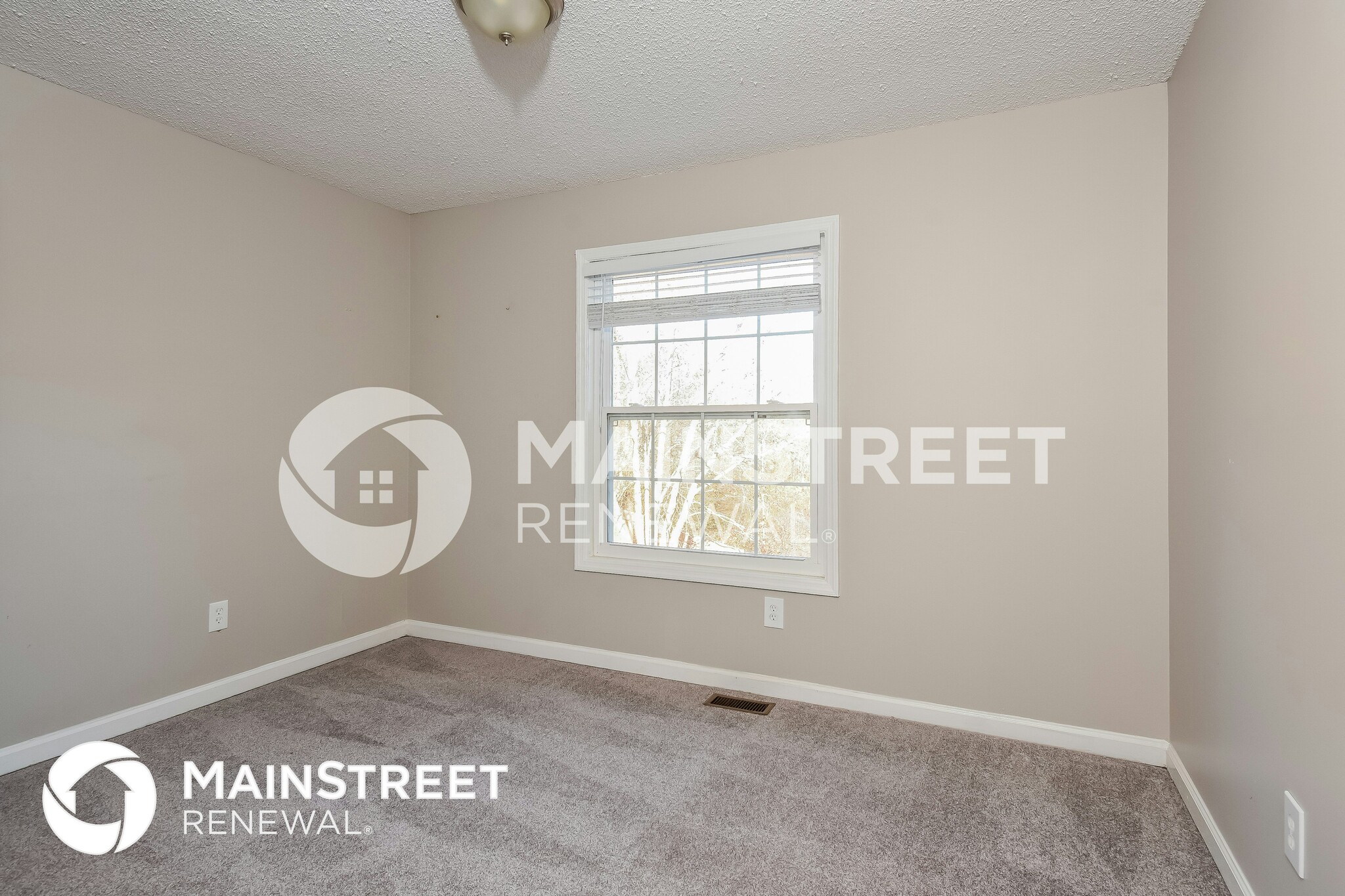 Building Photo - 2872 Betula Dr