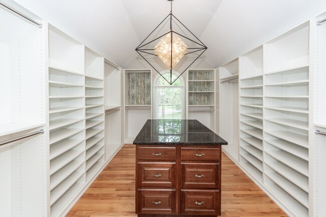 Building Photo - 2105 Williams Veneer Ct