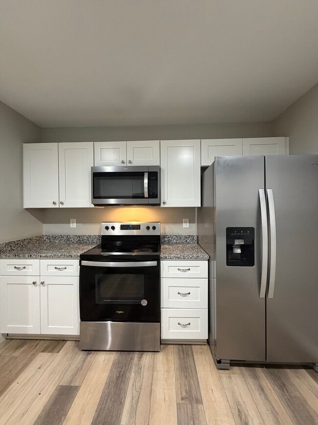 Building Photo - Linden Ave