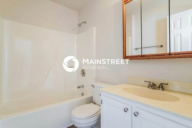 Building Photo - 3 Bedroom Pet-Friendly Home in Madison, TN with Main Street Renewal
