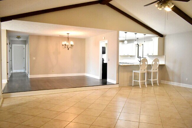 Building Photo - 130 Derby Woods Dr