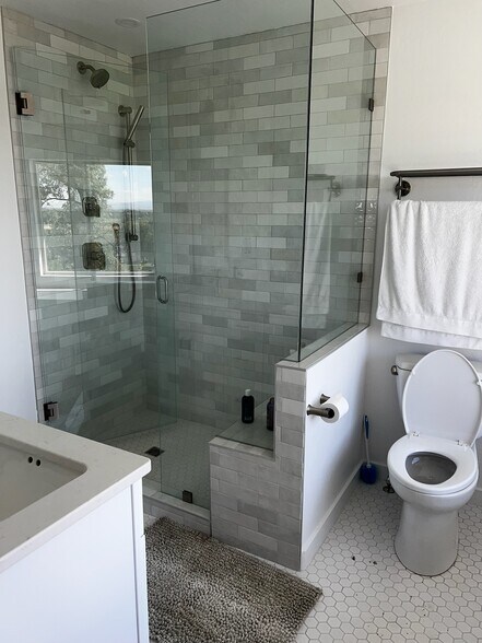 Master Bathroom - 5014 Justin Ln