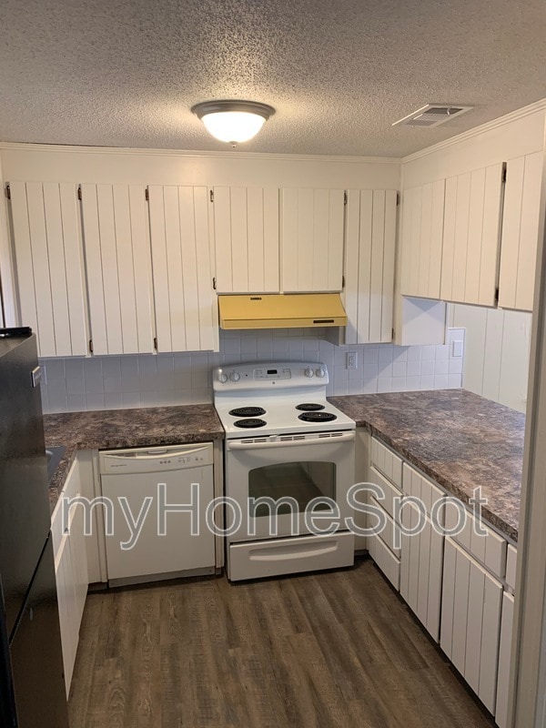 Building Photo - 4609A Saufley Field Rd