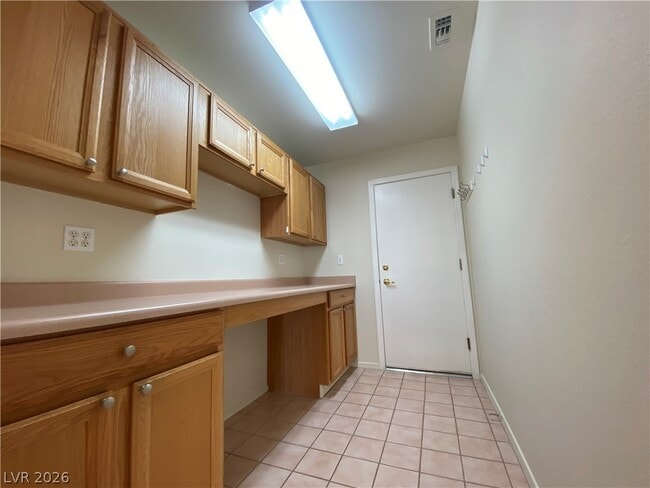 Building Photo - 2624 Breakers Creek Dr