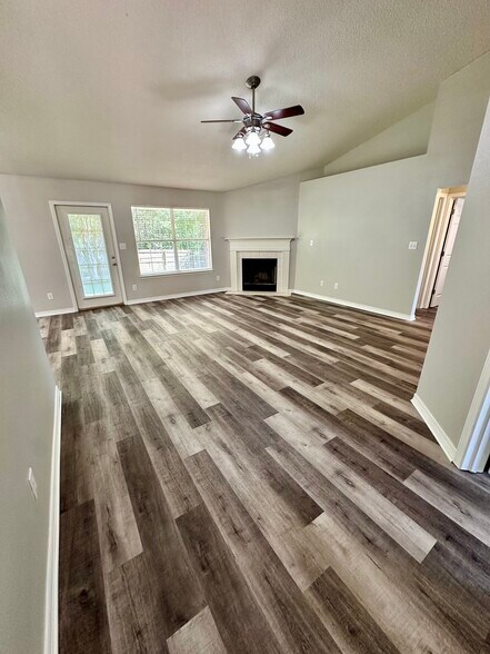 Building Photo - 11699 Madrone Ln