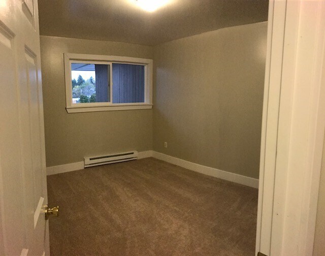 Building Photo - 11758 Greenwood Ave N