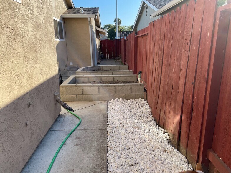 Building Photo - 34641 Fielding Ct