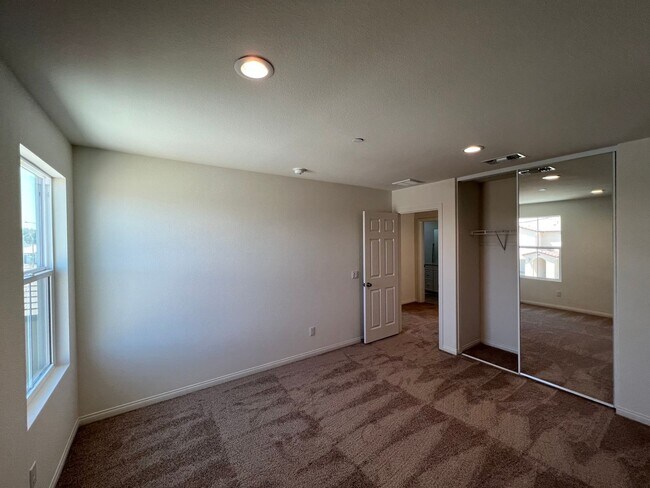 Building Photo - 9629 Mondrian Ln