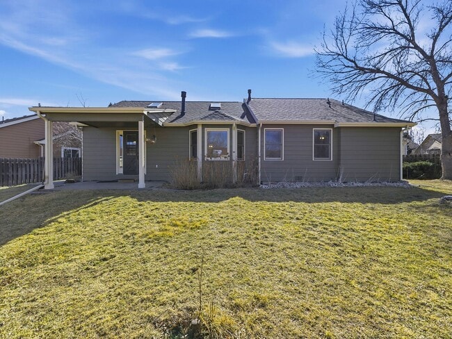 Building Photo - Beautiful Home with New Carpets, Fenced Yard, A/C, and Finished Basement!