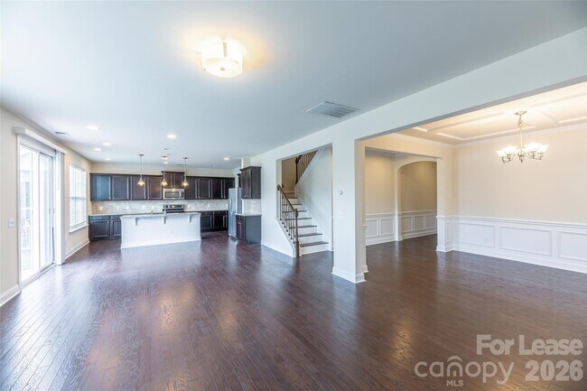 Building Photo - 1310 Middlecrest Dr NW