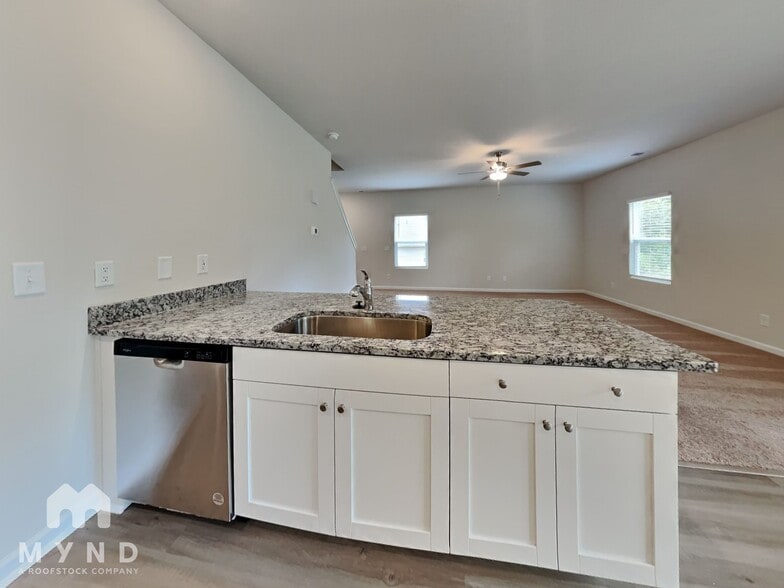 Building Photo - 123 Taverners Ln