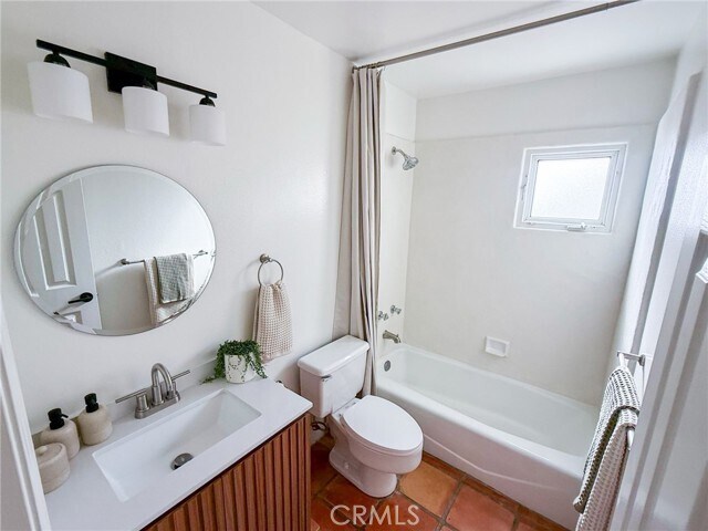 Building Photo - 214 N Irena Ave