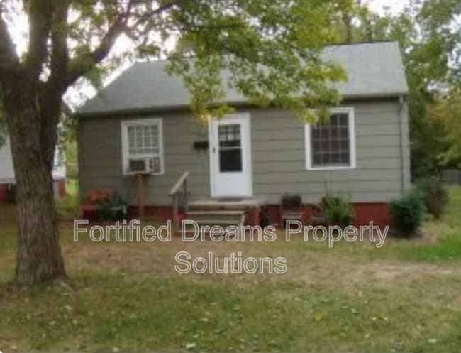 Building Photo - 728 Everett St