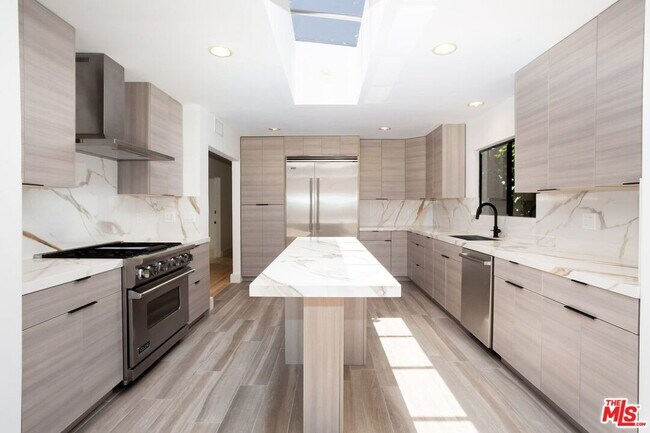 Building Photo - 1622 Tower Grove Dr