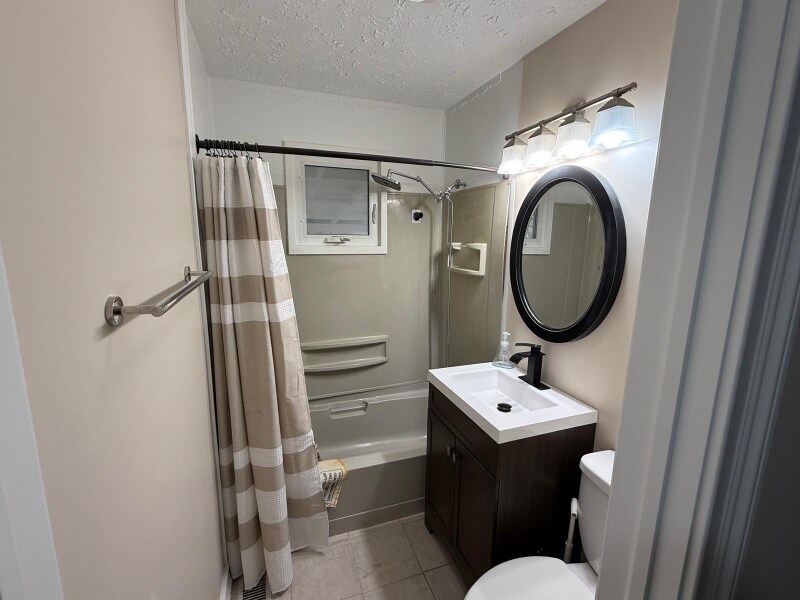 Building Photo - 555 Kirkwood Dr