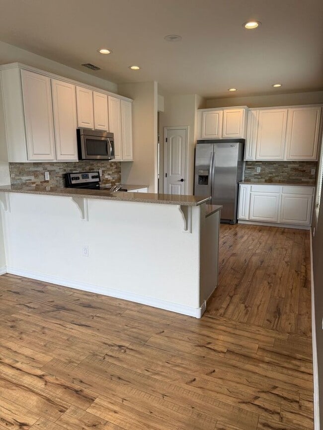 Building Photo - Beautiful Newly Renovated 3 Bedroom 2 Bath Home