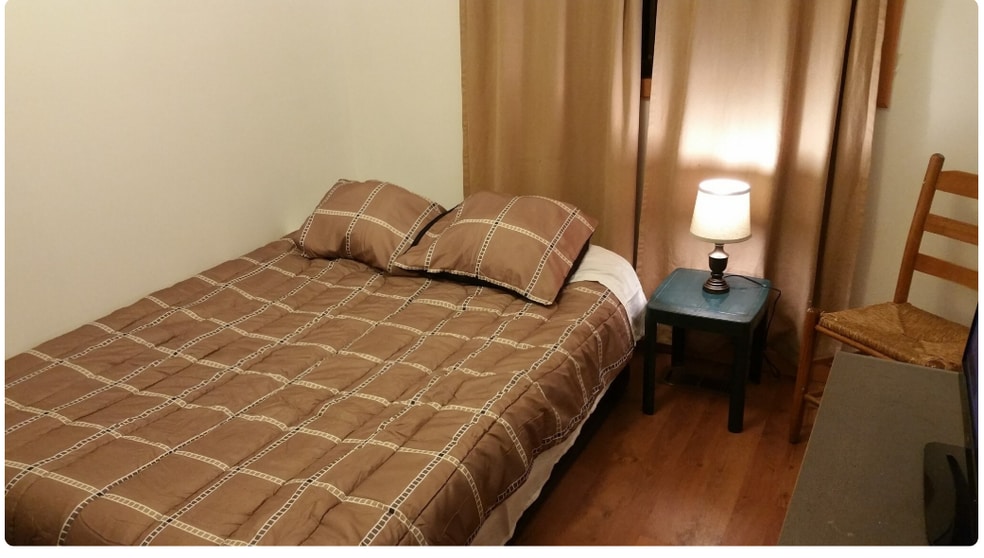 Staged Bedroom - actually not furnished - 2116 Thaler Ave