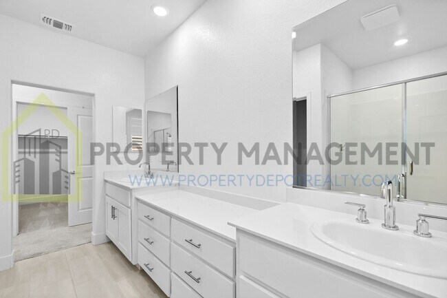 Building Photo - Stunning New 4 Bed / 3 Bath Home | Built i...