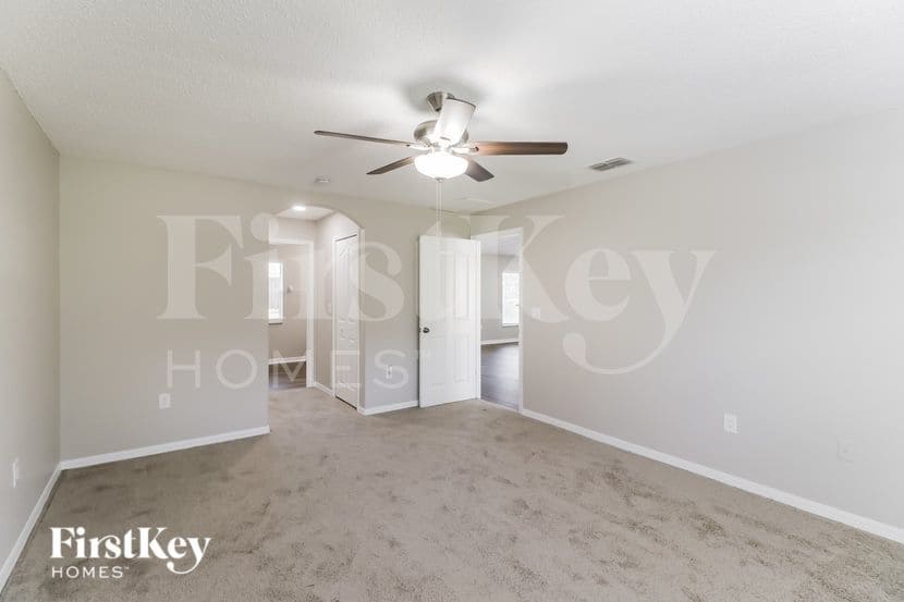 Building Photo - 11040 Red Coach St