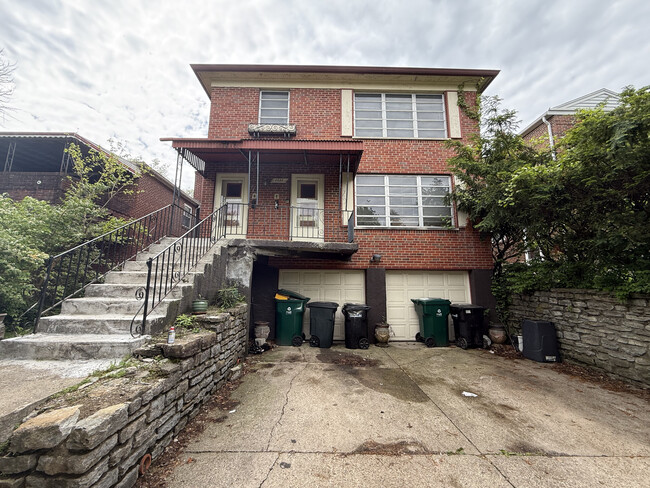 Building Photo - Elm park