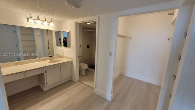 Building Photo - 20515 E Country Club Dr