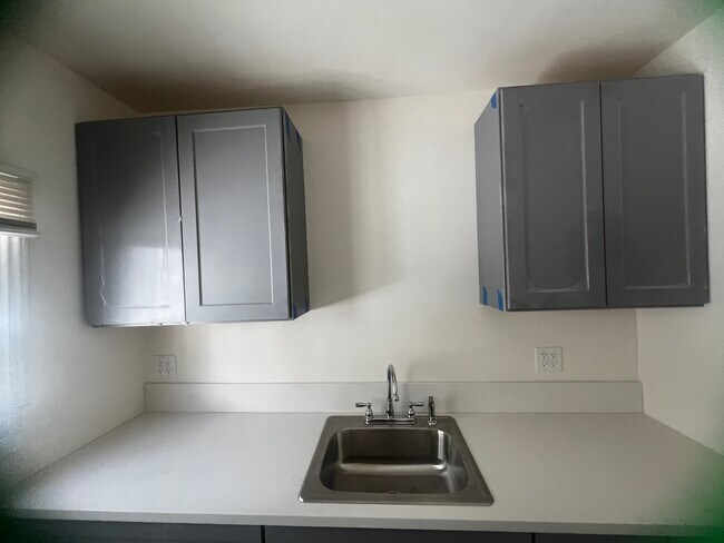 Building Photo - 819 Alta Vista N Blvd