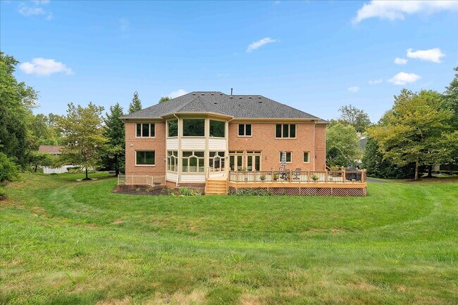 Building Photo - Your New Home Awaits