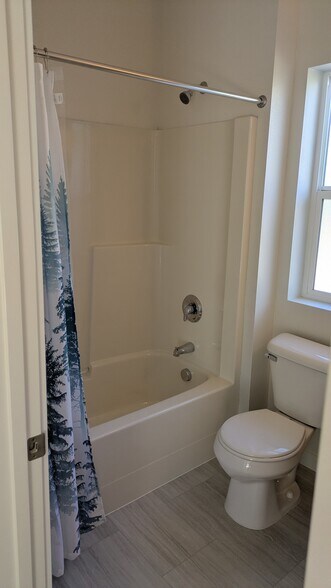 Building Photo - 1101 Bonneville Ave