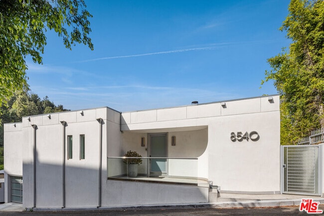 Primary Photo - 8540 Hillside Ave