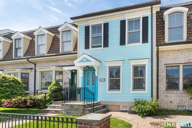 Primary Photo - 17 Dolsen Pl