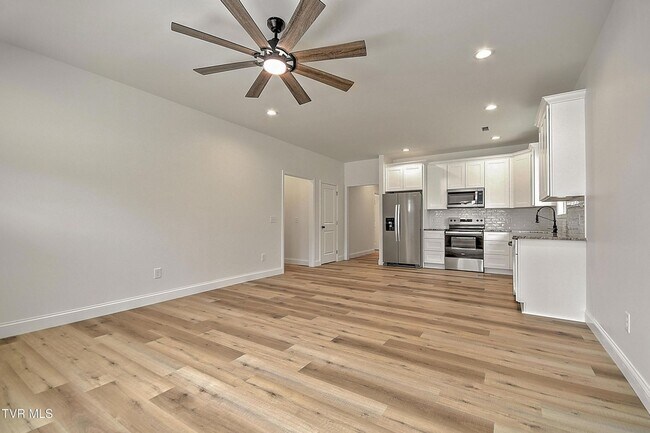 Building Photo - 703 Swadley Rd