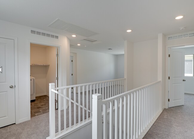 Building Photo - Beautiful 4-Bedroom Home in Desirable Highlands Ranch