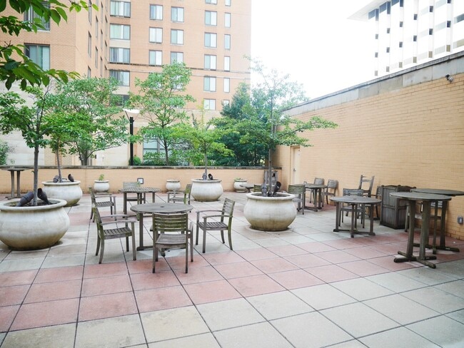 Building Photo - Modern 1-Bedroom Condo in One Independence...
