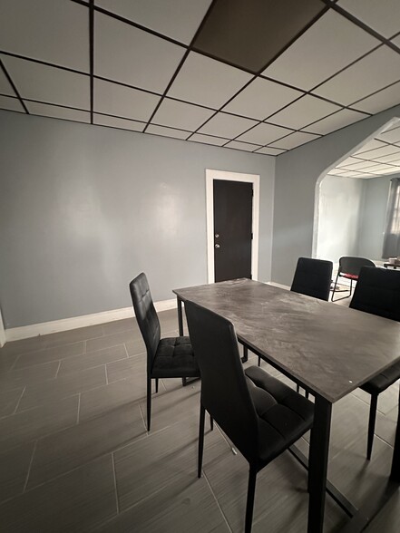 Dining room - 205 McAdoo Ave