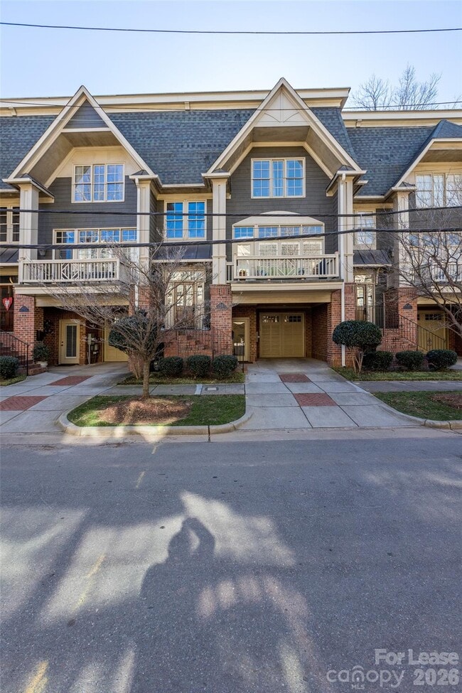 Building Photo - 1031 Oriole St