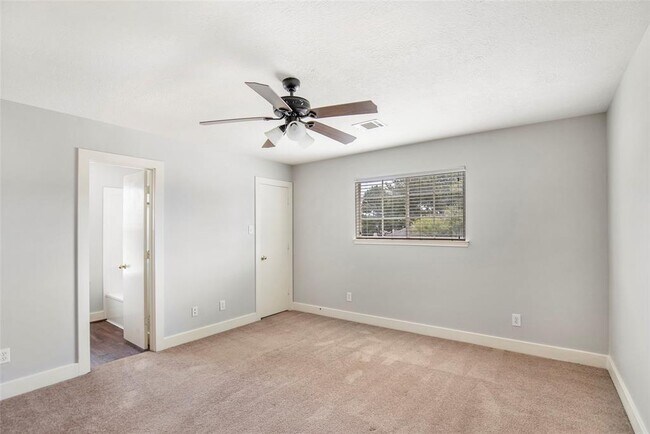 Building Photo - 18631 Atasca Oaks Dr