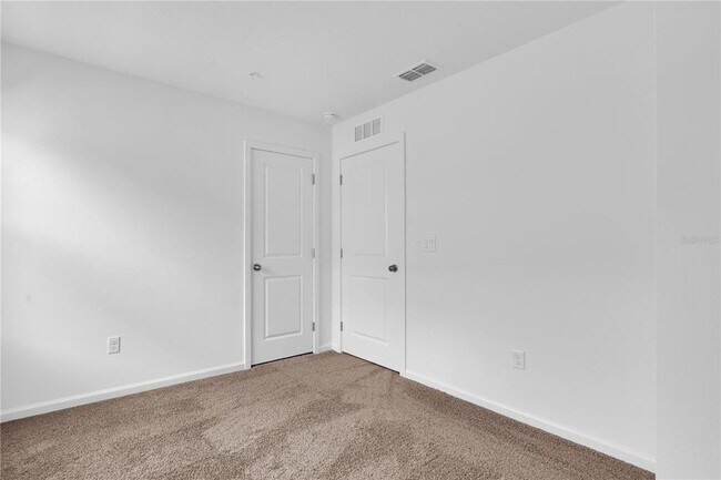Building Photo - 9836 Walkway Dr
