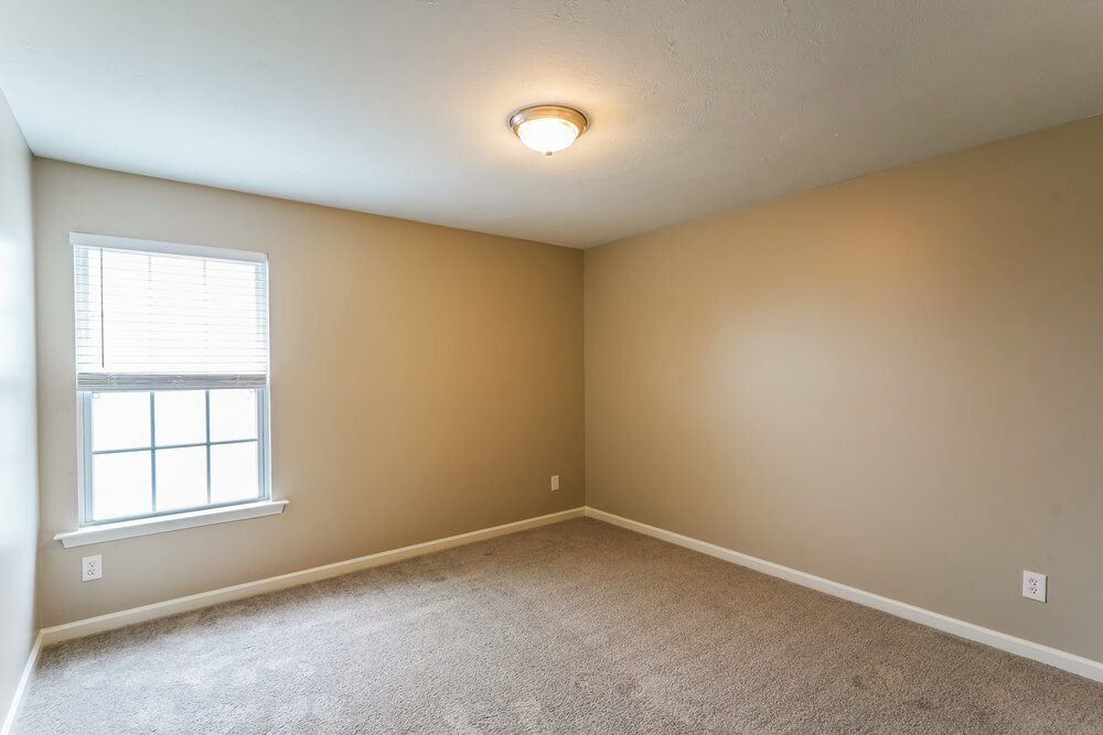 Building Photo - 221 Quiet Ln