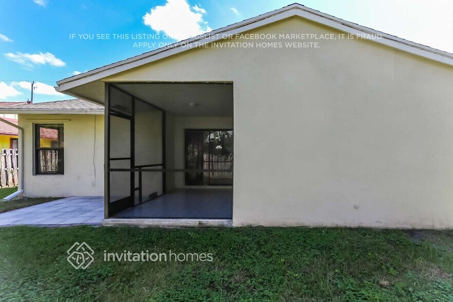 Building Photo - 6225 Mullin St