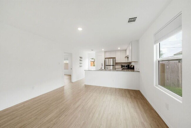 Building Photo - 14805 Saw Ml